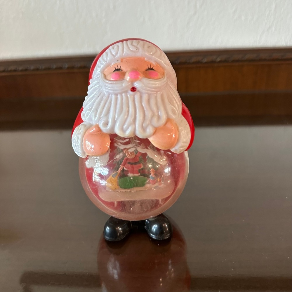 Santa Claus Snow Globe Christmas‎ Presents Trees Hard Plastic 1950s